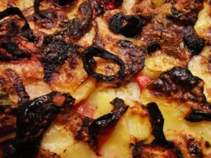 La Tiella di Riso patate e Cozze, il vero e falso del piatto più controverso di Puglia