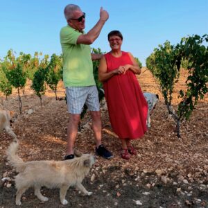 A Mano Wine, la cantina di Mark Shannon e Elvezia Sbalchiero nata dal loro amore per la Puglia