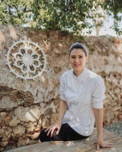 Chiara Murra, chef del ristorante “A Casa Tu Martinu” di Taviano realizza un menu completo all’acqua di mare