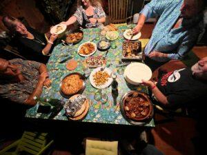 Puglia e Giappone s’incontrano a cena tra amici, buon cibo e sake