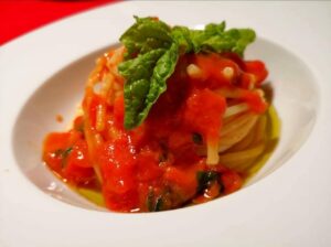 Spaghetti al pomodoro, un piatto non facile da cucinare