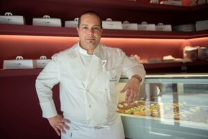 Virgola, la pasticceria terapeutica di San Vito dei Normanni guidata dal pastry chef Nicola Di Lena