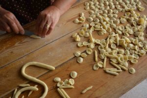 Orecchiette nelle ‘nchiosce, l’evento dedicato al piatto tipico pugliese torna a Grottaglie l’11 e 12 agosto
