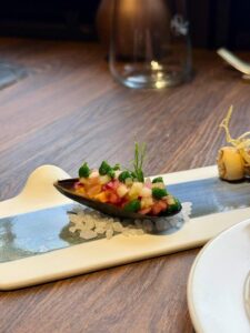 Radici e rivisitazioni: la cena “a quattro mani” con gli chef Felice Lo Basso ed Elio Depergola