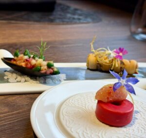 Radici e rivisitazioni: la cena “a quattro mani” con gli chef Felice Lo Basso ed Elio Depergola