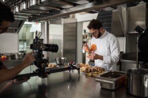 Il pasticciere che da 40 anni fa la Bignolata di Ostuni