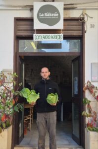 Cos’è la ràkene e perché oggi è un simbolo di rivoluzione agricola